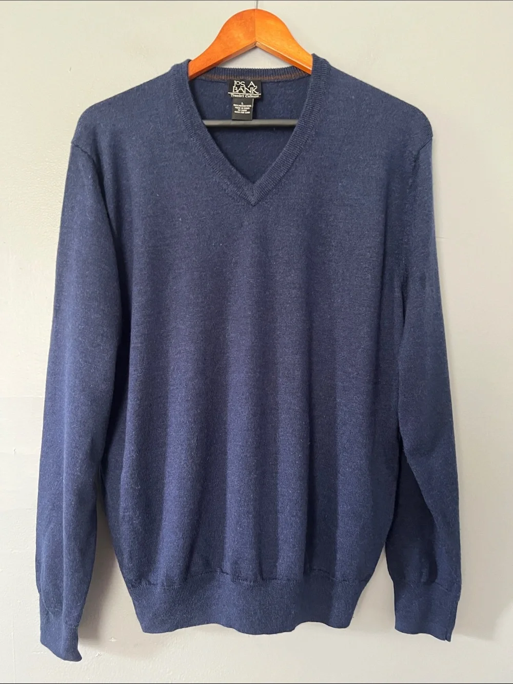 Jos. A. Bank Men's Navy V-Neck Sweater